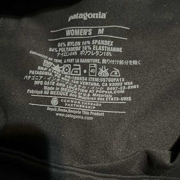 5/$25 Patagonia Cropped Flared Yoga Pants M Medium - Picture 3 of 3